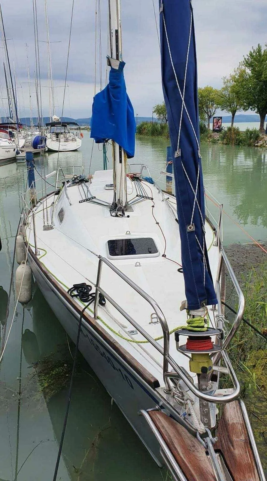 9.6m Siófok Sailing Yacht Dixie 32 Hire