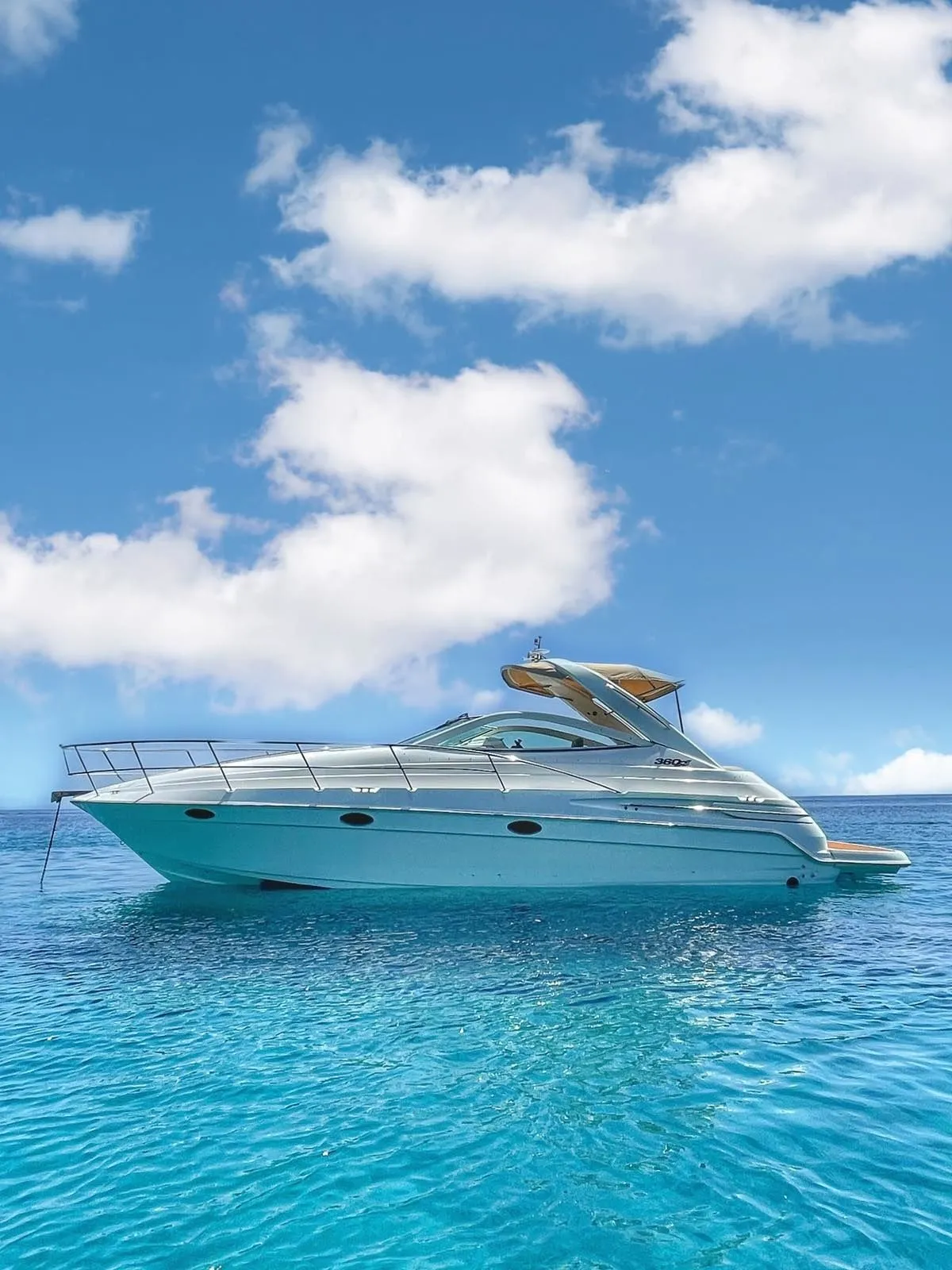 Rent a 12m Motor Yacht Doral 360 in Zakynthos Town