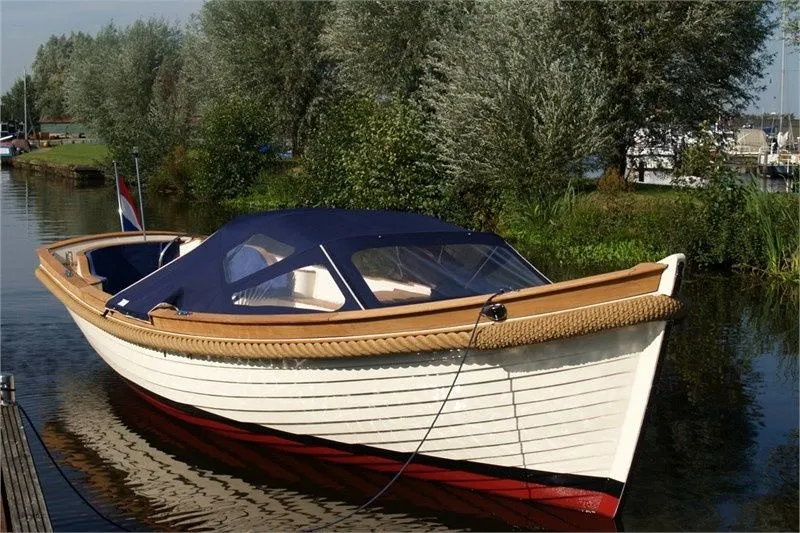 Charter a 7.5m Drachtster Sloep 750 Motor Boat in Woudsend