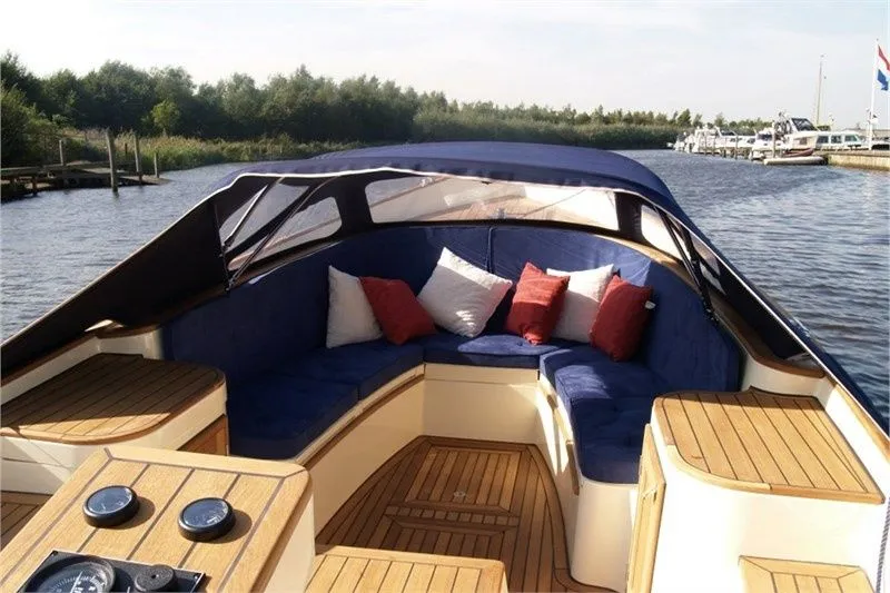 Charter a 7.5m Drachtster Sloep 750 Motor Boat in Woudsend
