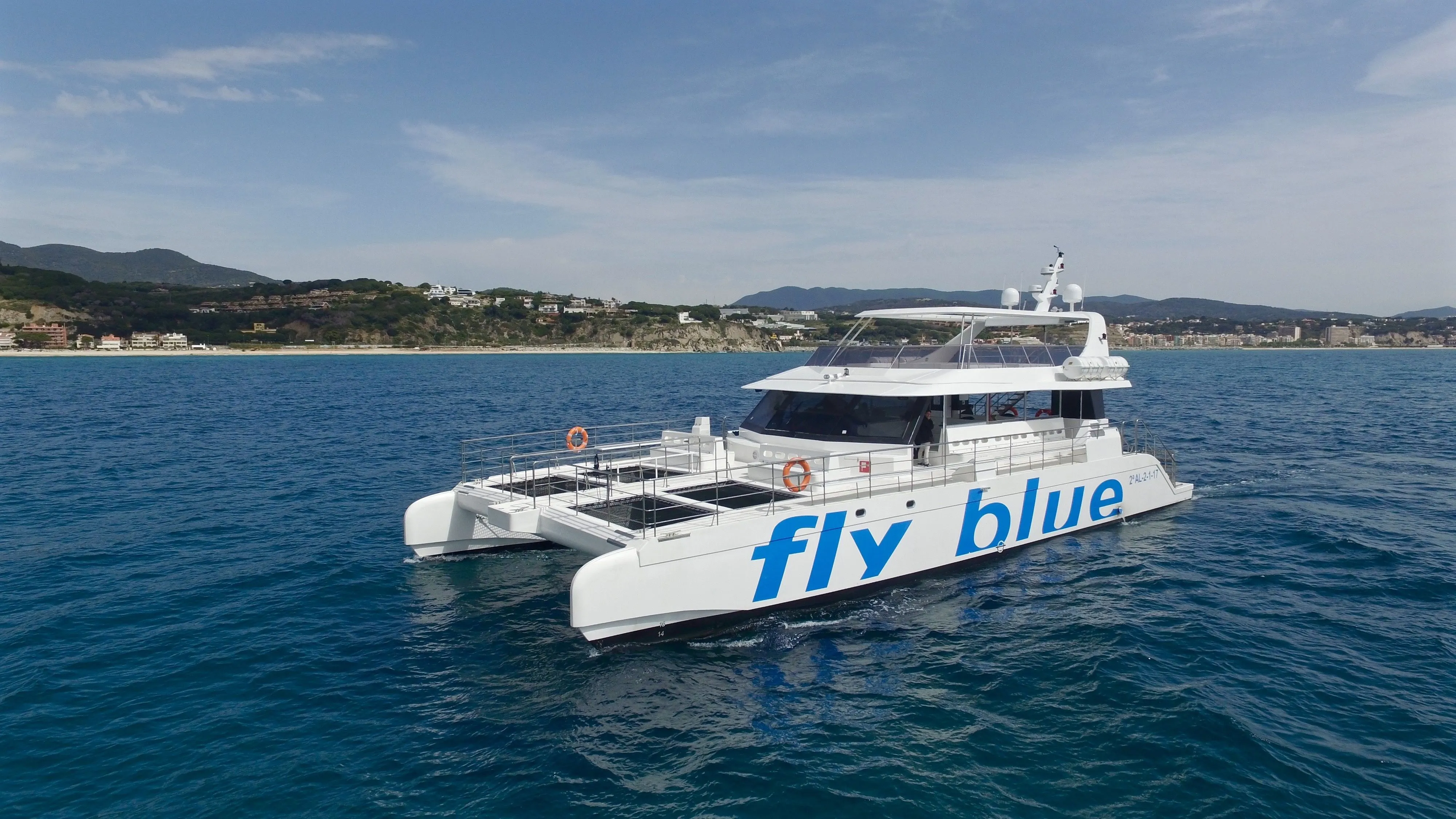 Charter a 21m Power Catamaran Drassanes Dalmau 68 in Marbella