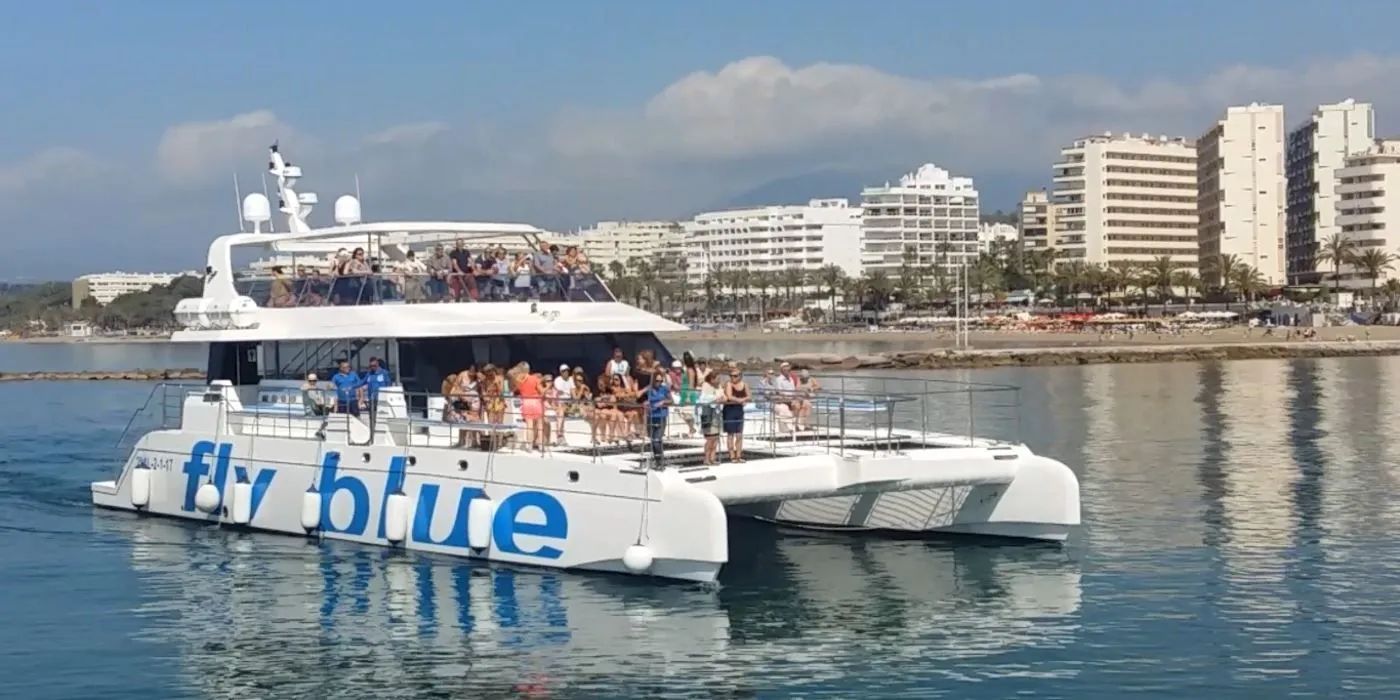 Fly Uno Charter Boat
