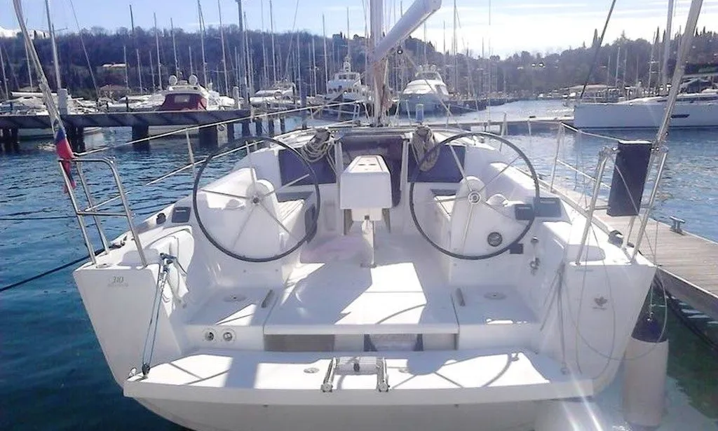 Apolonia Charter Boat - 3
