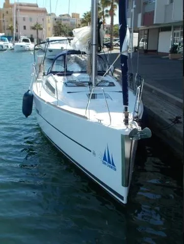 Explore Portoferraio on a 9.67m Rental Sailing Yacht Dufour 310