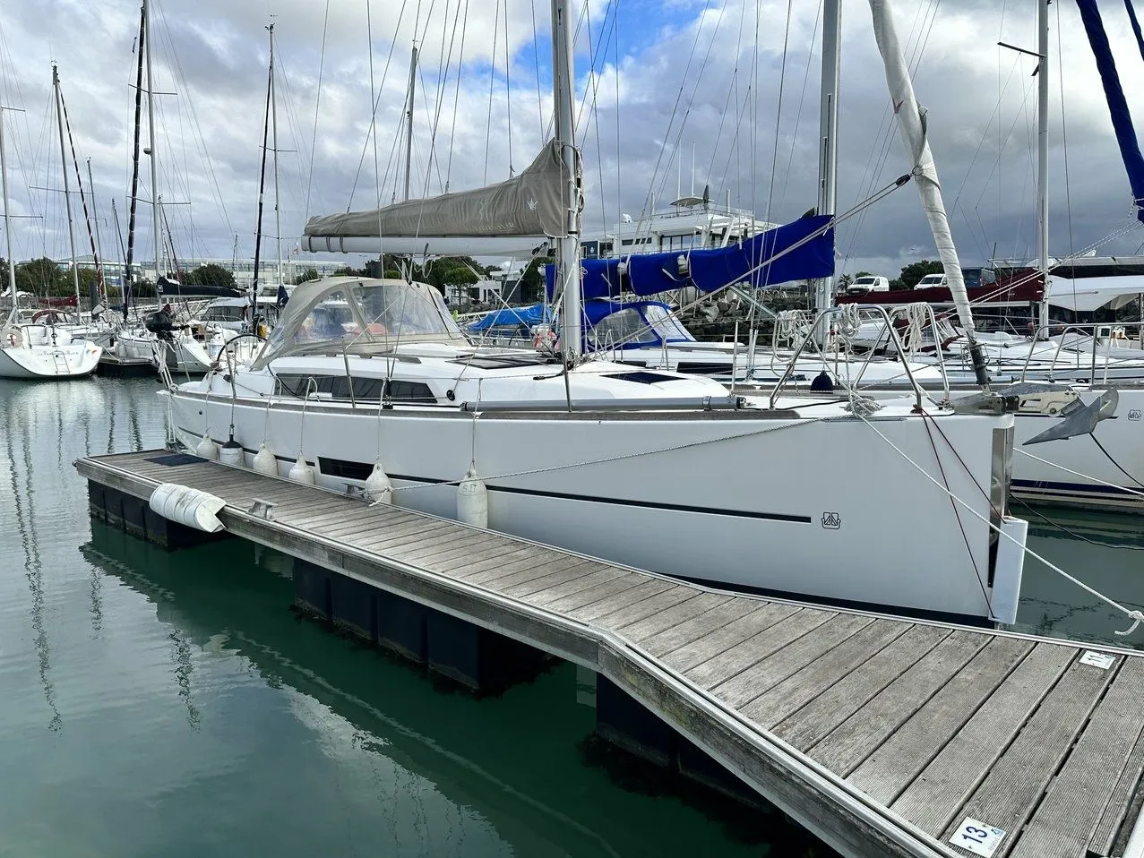 Rent a 9.67m Dufour 310 in La Rochelle