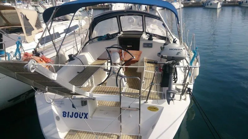 Boot - 9.8m Pula Dufour 325 Hire