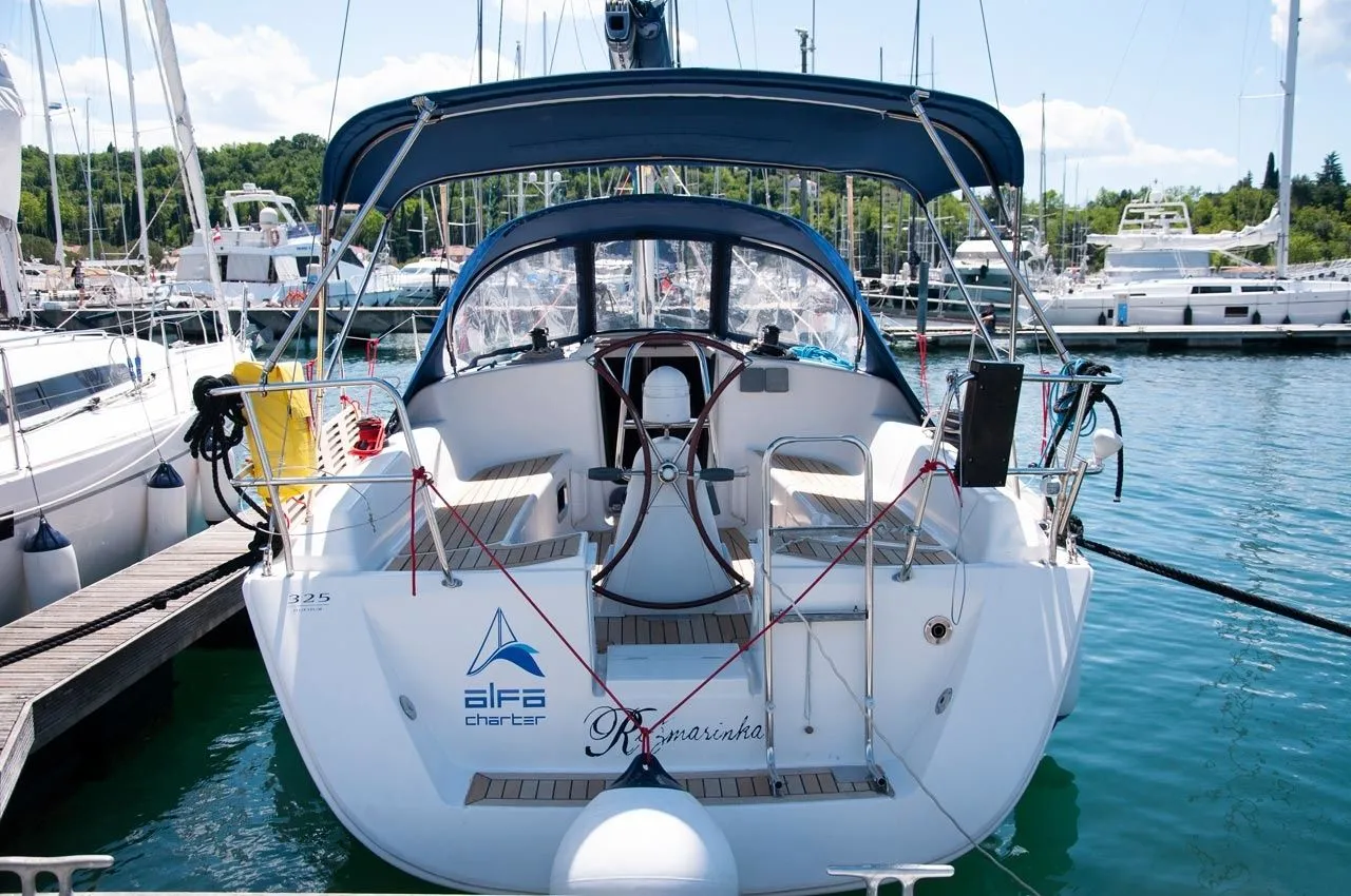 Rent a 10.08m Dufour 325 in Portorož