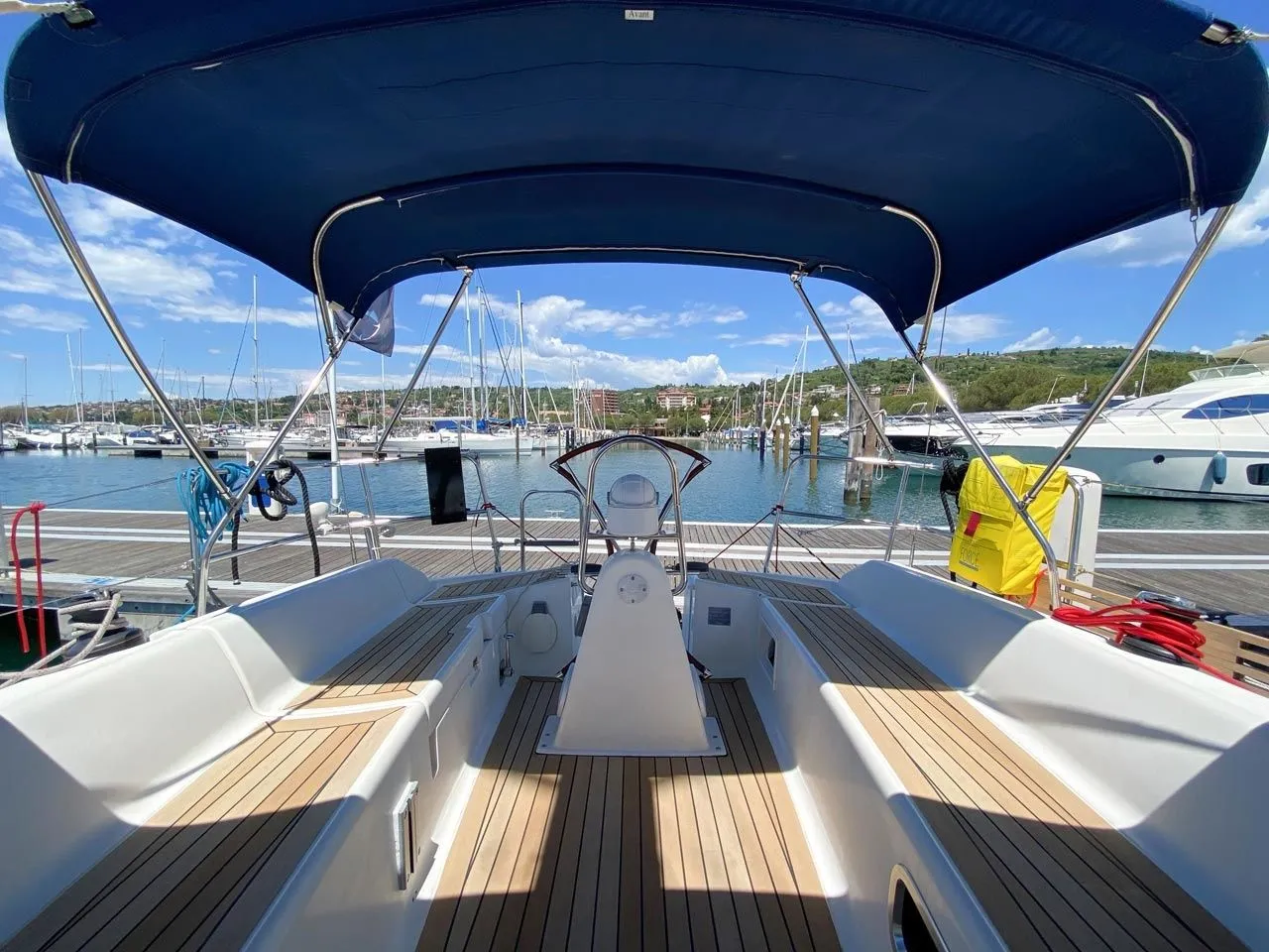 Rent a 10.08m Dufour 325 in Portorož
