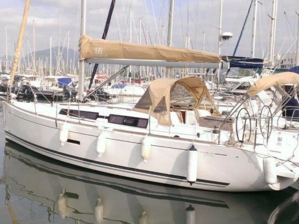 Boot - Charter a 10.28m Sailing Yacht Dufour 335 in Bormes-les-Mimosas