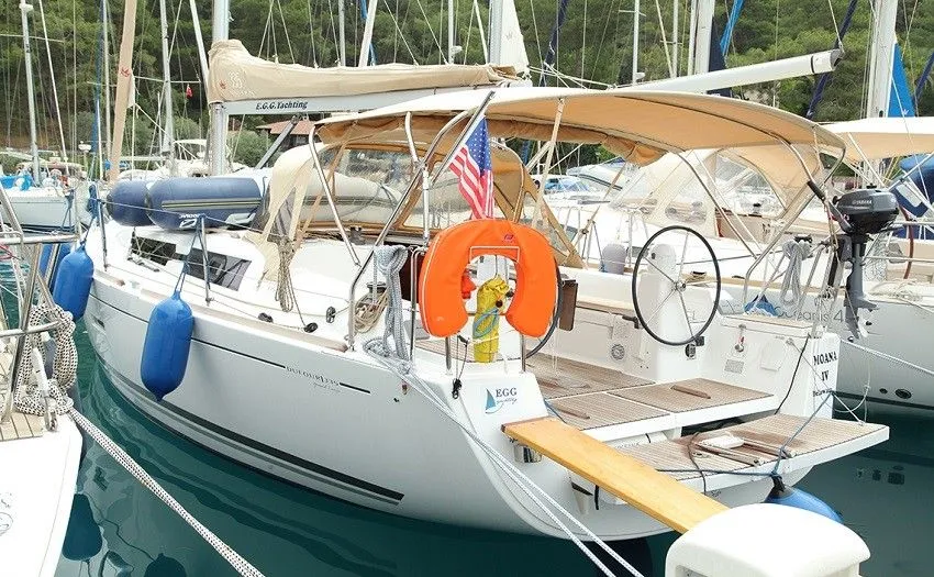 Charter a 10.28m 2 Cabin Sailing Yacht in Marmaris