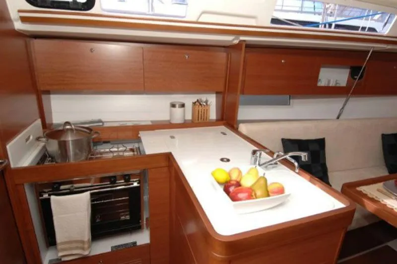 Nougatess Charter Boat