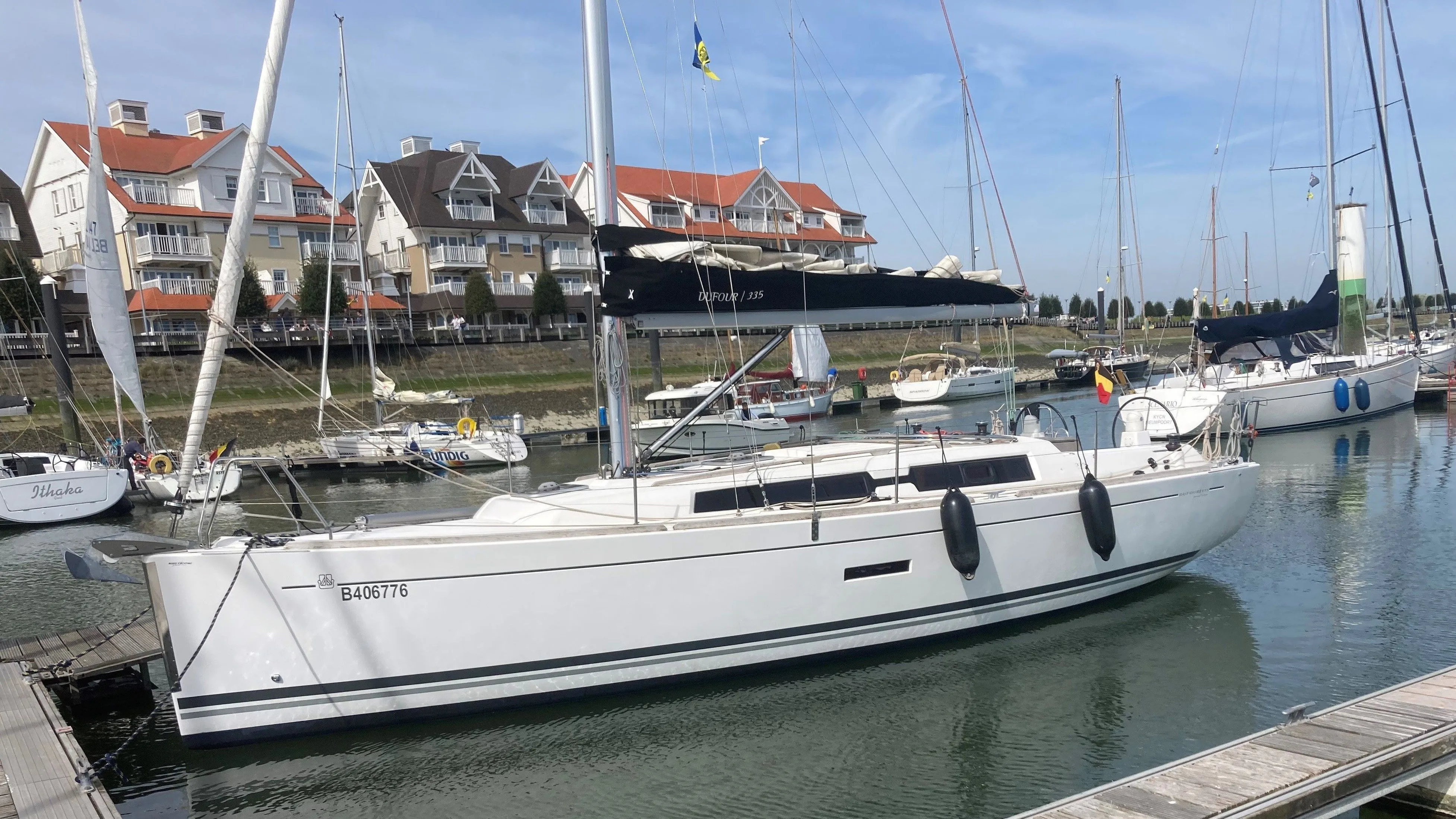 Charter a 10.28m Dufour 335 in Nieuwpoort