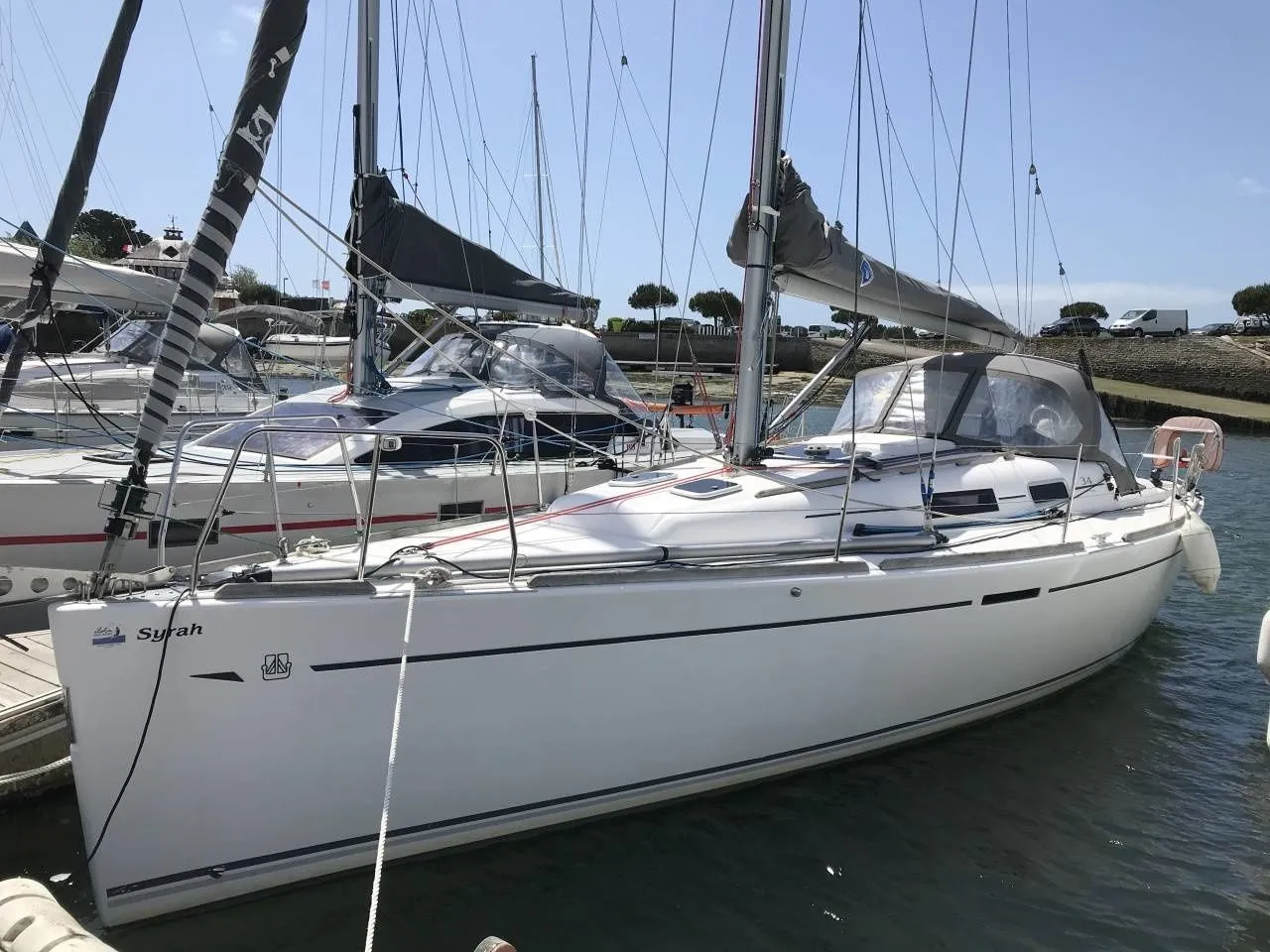 Charter a 10.28m Dufour 34 in Larmor-Plage