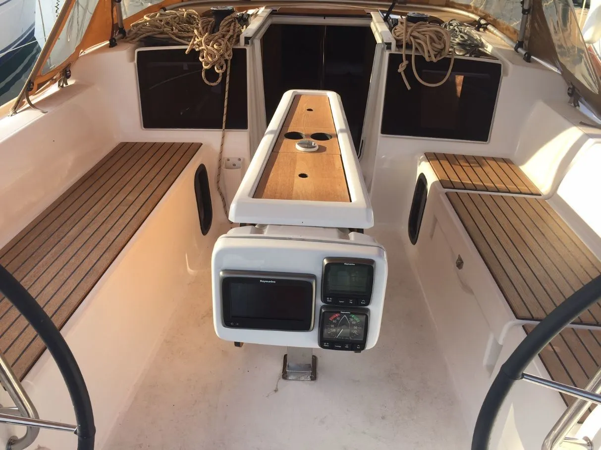Luna Charter Boat