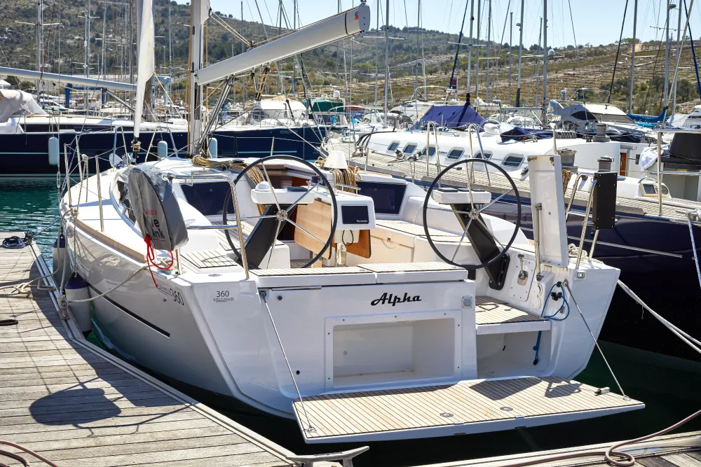 10.99m Primošten Sailing Yacht Dufour 360 Hire