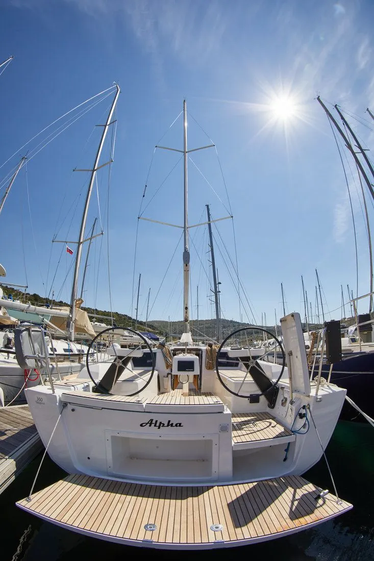 10.99m Primošten Sailing Yacht Dufour 360 Hire