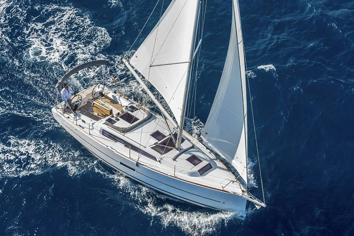 Charter a 10.3m Boat in Arzon
