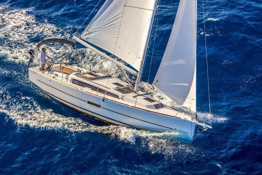 Charter a 10.3m Boat in Arzon