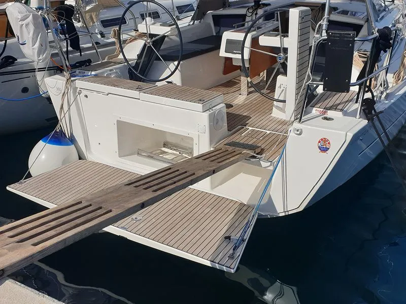 Layla Charter Boat