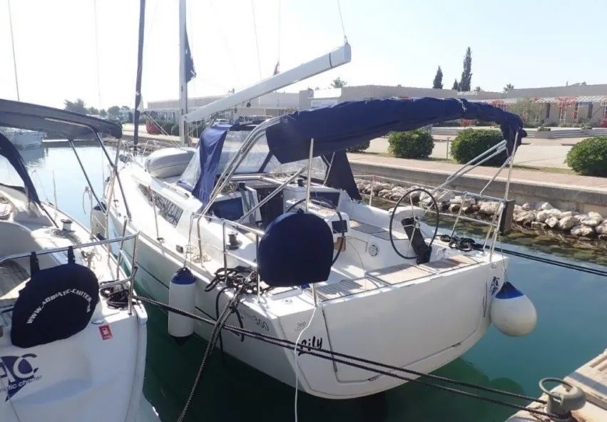 Lily Charter Boat - 4