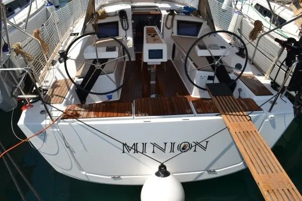 Minion Charterboot - 3