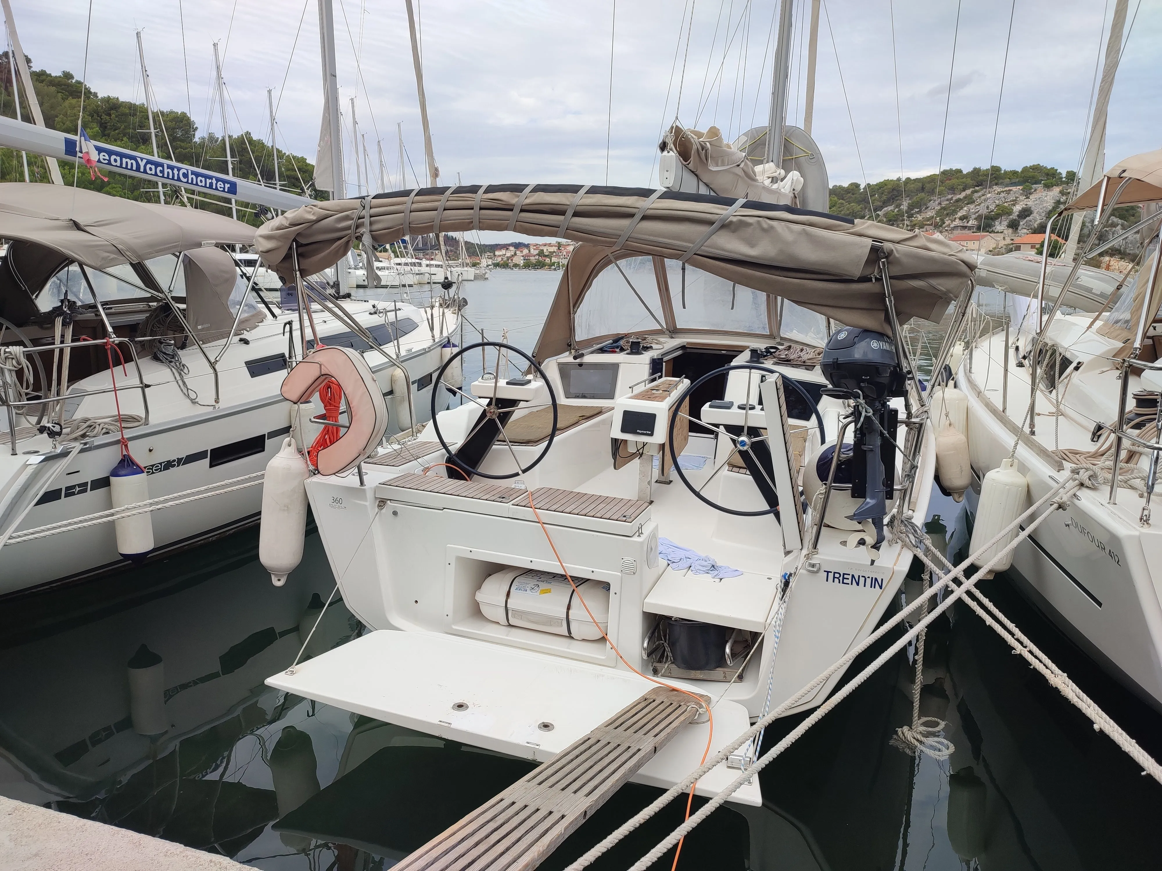 Charter a 10.98m Sailing Yacht in Kotor