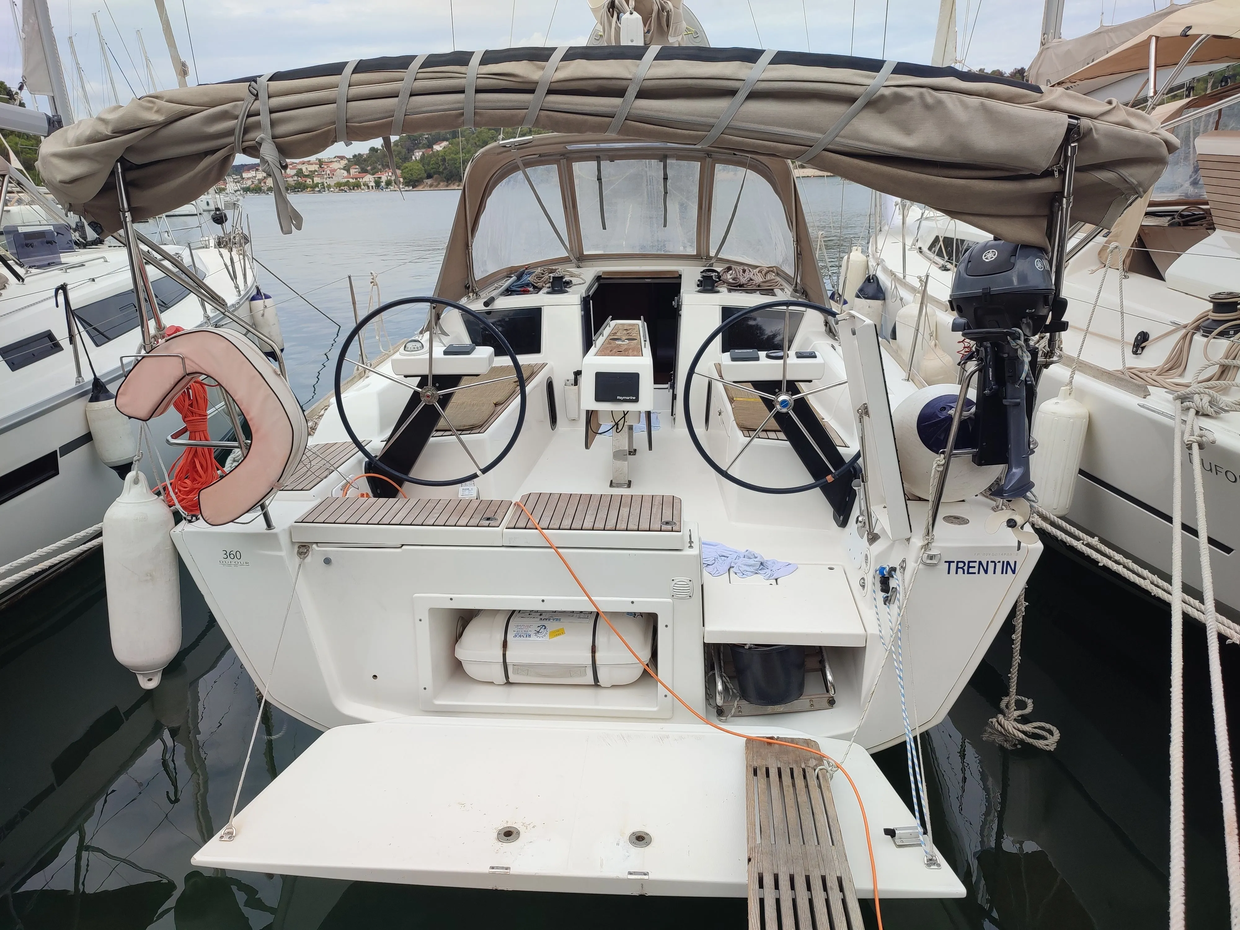 Charter a 10.98m Sailing Yacht in Kotor
