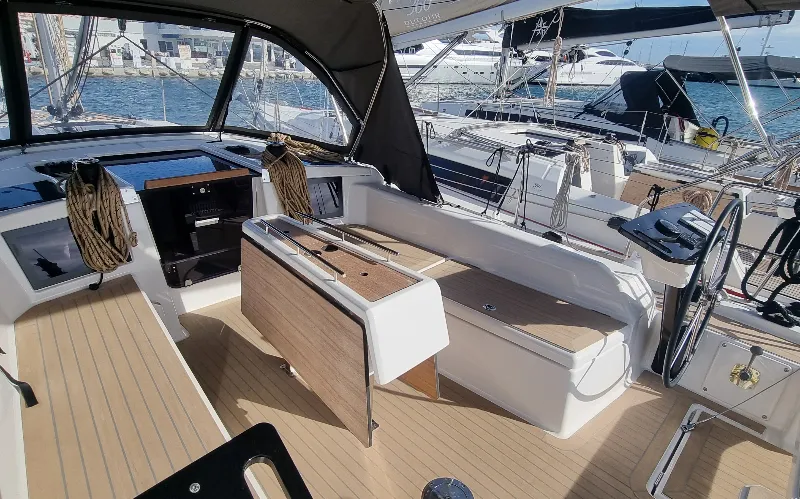 Rent a 10.77m 2 Cabin Sailing Yacht in Golfe-Juan
