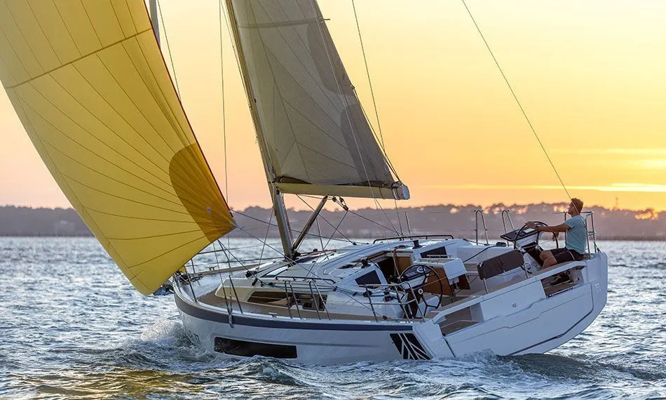 Charter a 10m Dufour 37 Sailing Yacht in Arzon