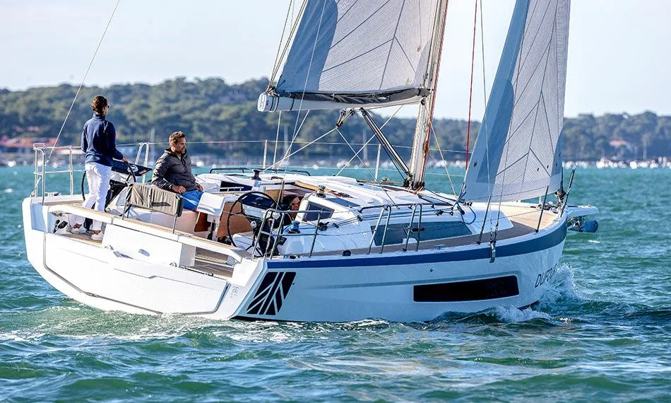Rent a 11.28m 3 Cabin Sailing Yacht in Ribishi