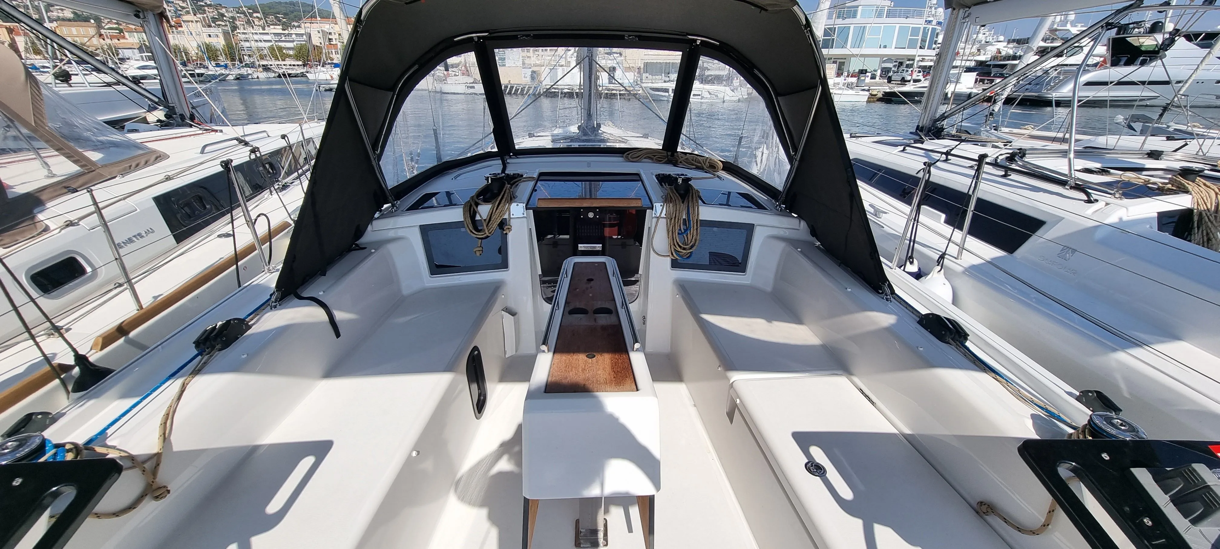 Rent a 10.77m Sailing Yacht Dufour 37 in Golfe-Juan