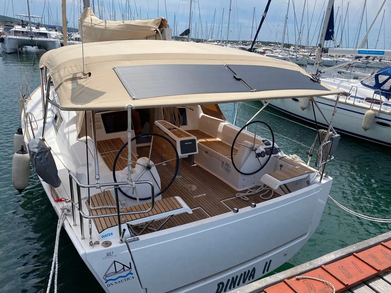 Diniva 2 Charter Boat - 3