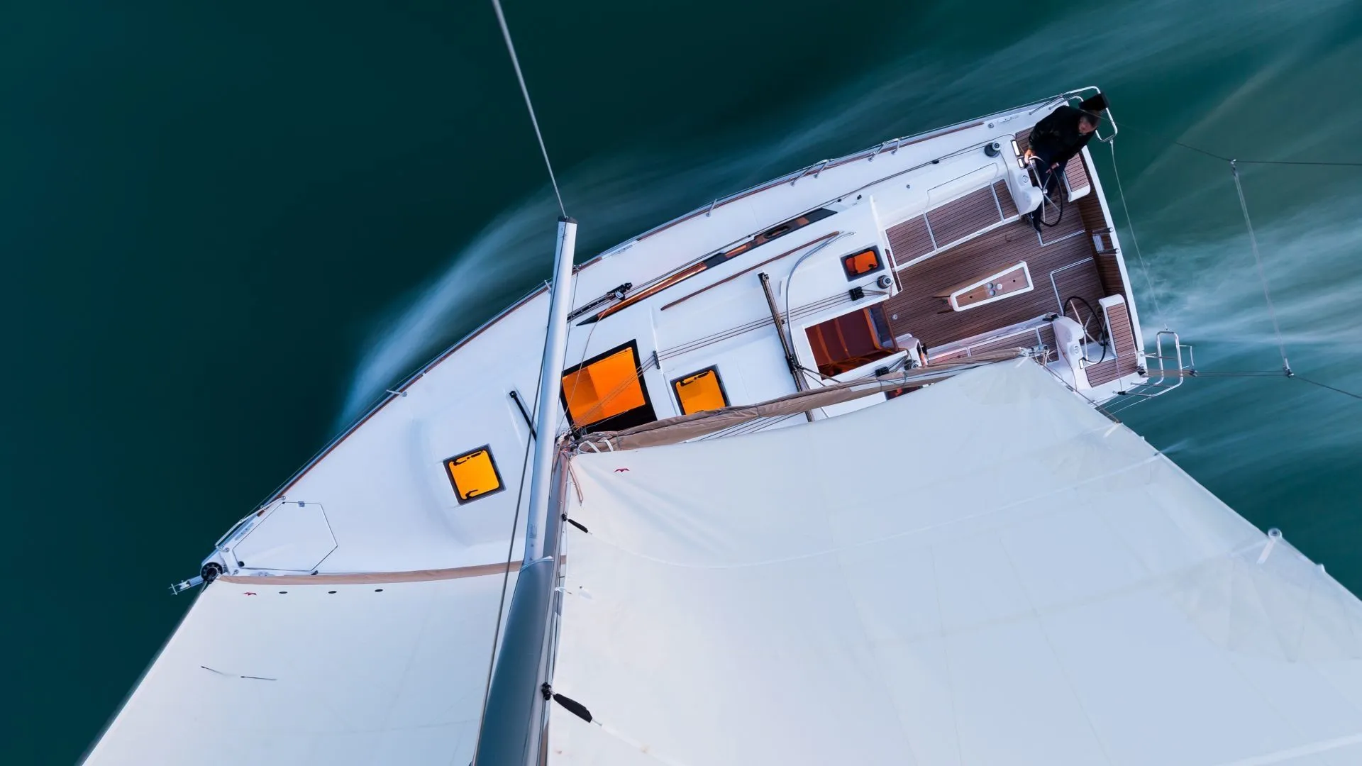 Charter a 11.23m Sailing Yacht in Toulon