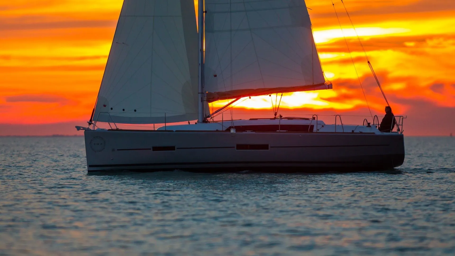 Charter a 11.23m Sailing Yacht in Toulon
