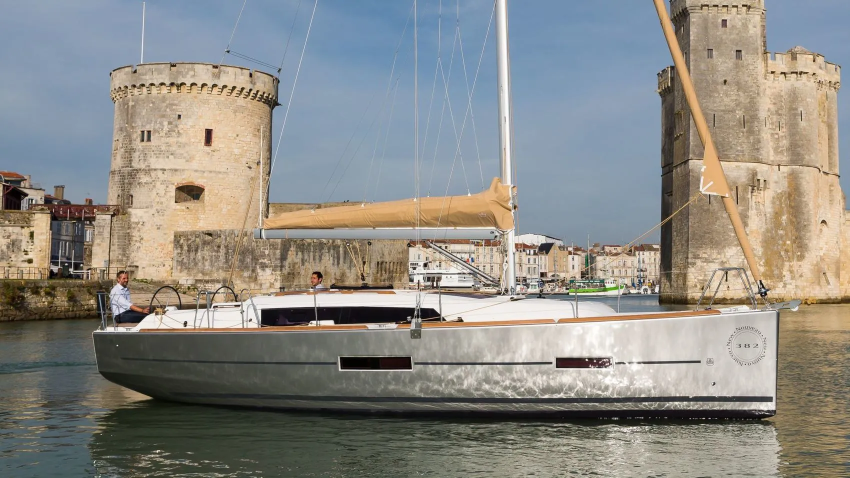 Boot - Rent a 11.23m Dufour 382 in Marseille