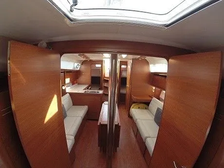 Rent a 11m Sailing Yacht Dufour 382 in Portimão