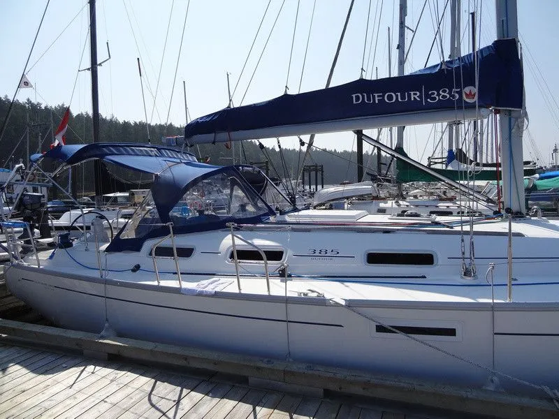 Charter a 11.72m 3 Cabin Sailing Yacht in Nanaimo