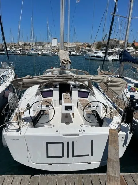 Charter a 11.8m Dufour 390 in Marsala