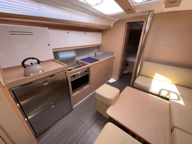 Charter a 11.8m Dufour 390 in Marsala