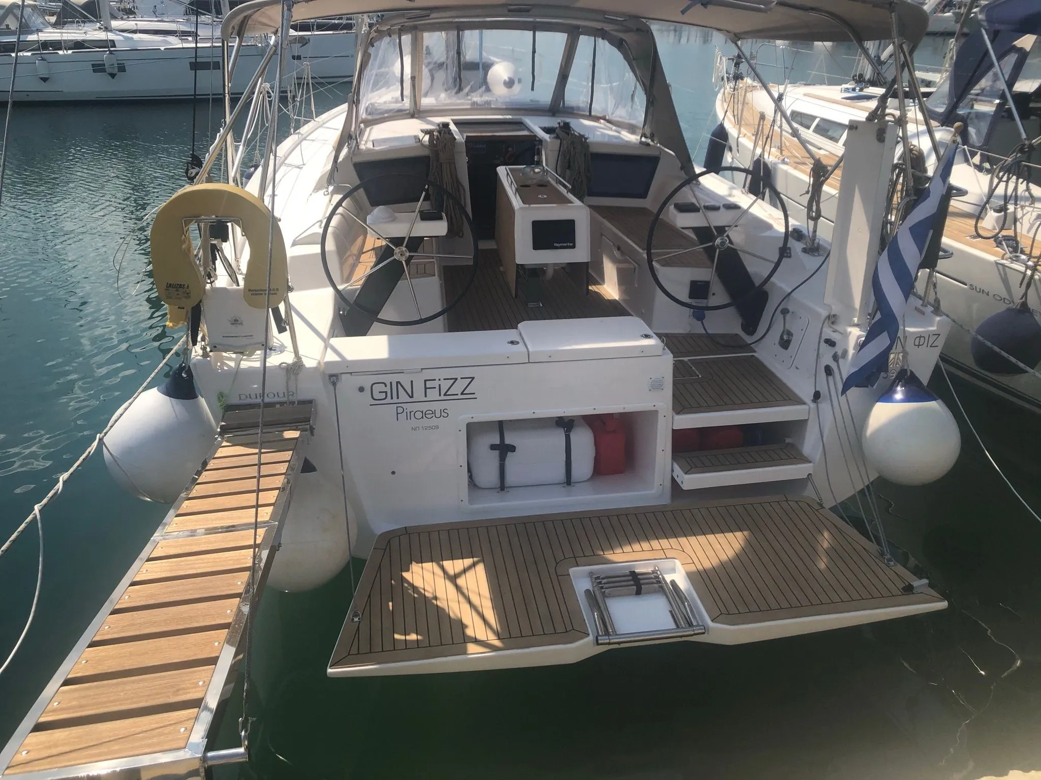 Gin Fizz Charter Boat - 1