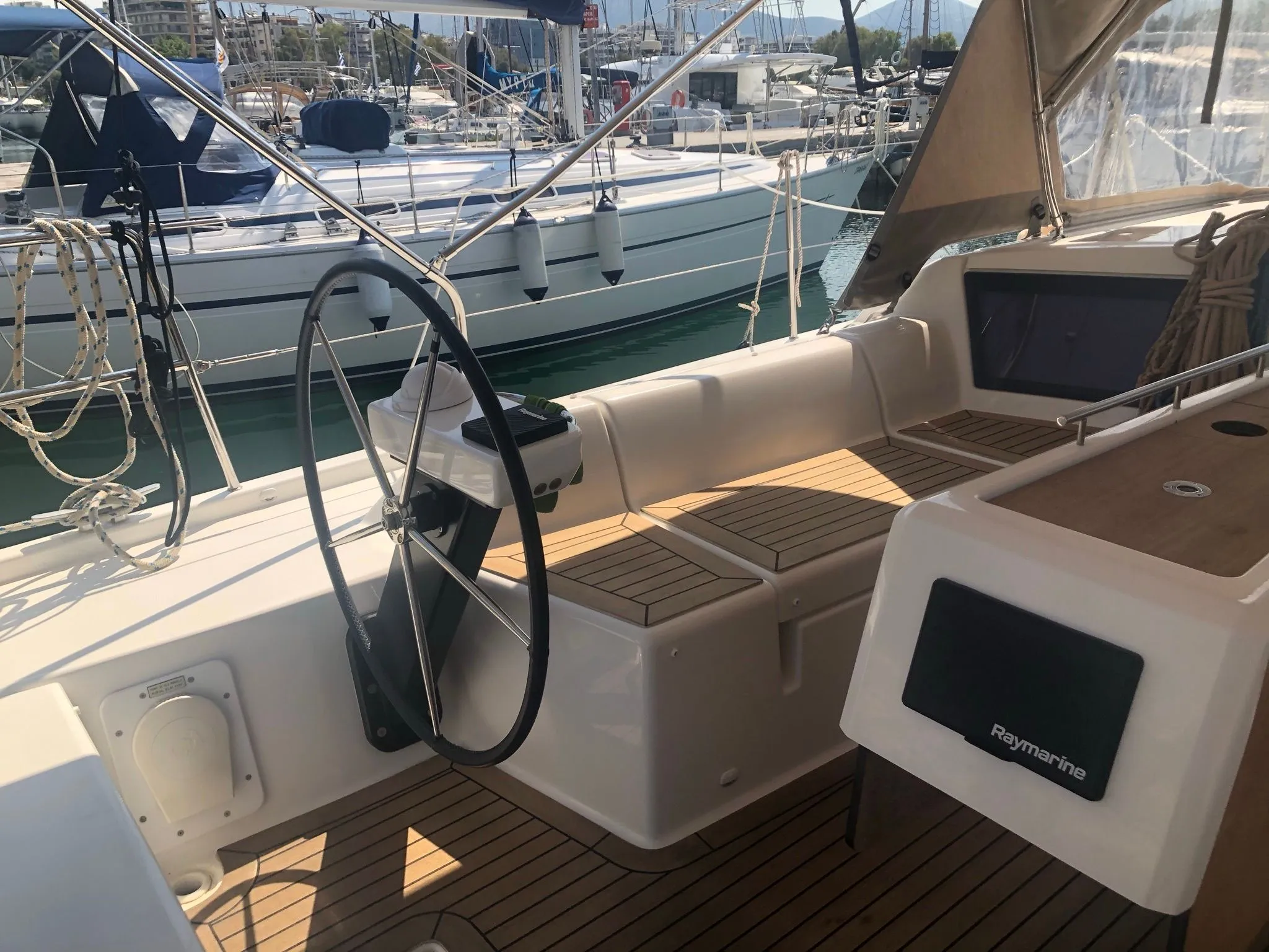 Gin Fizz Charter Boat - 5