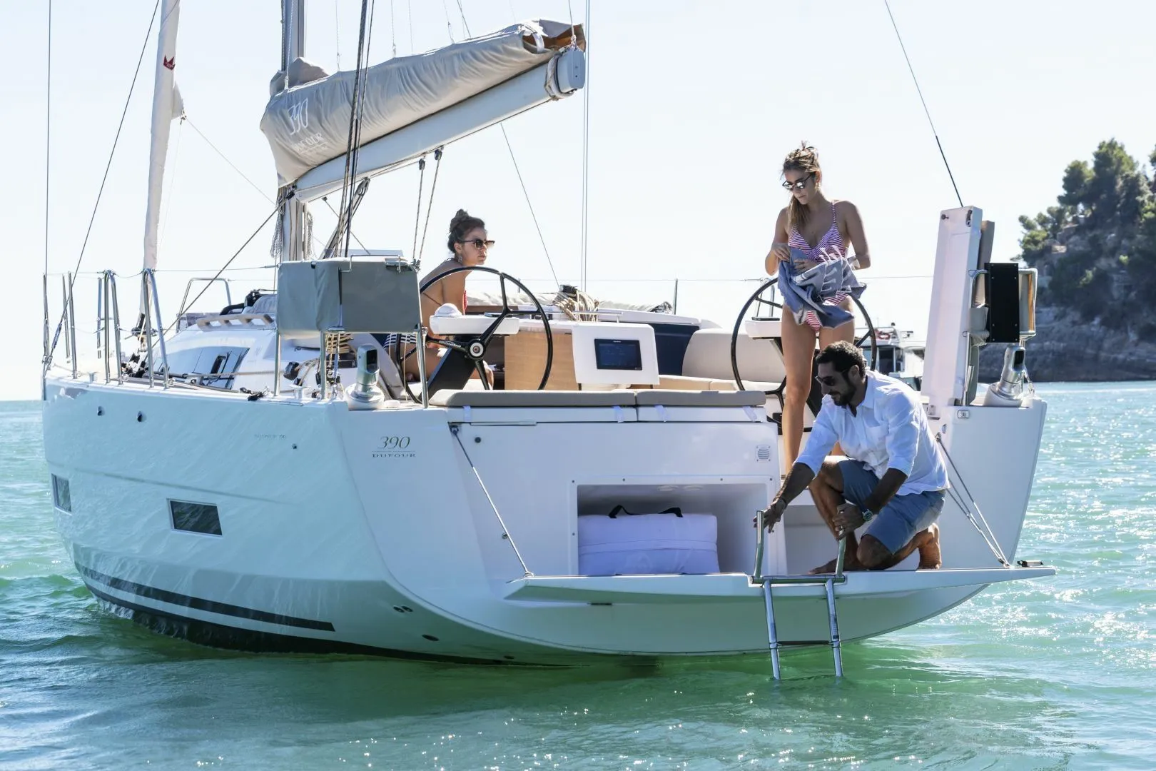Explore Hyeres on a 11.2m 3 Cabin Sailing Yacht Rental