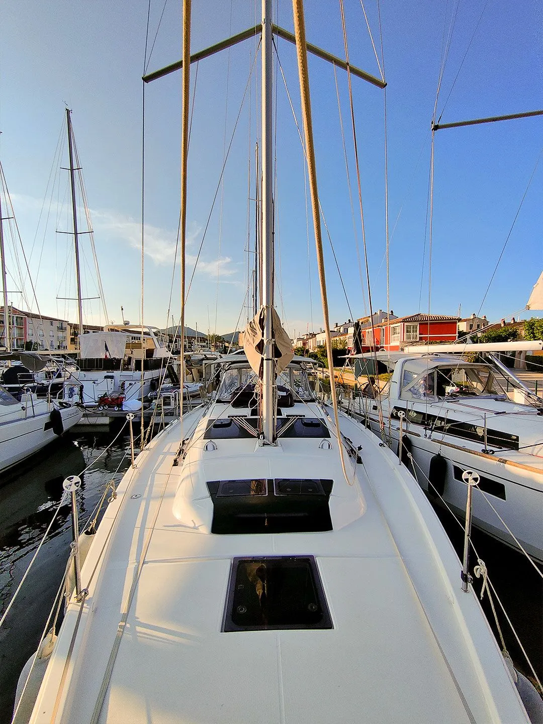 Melomaxi 2 Charter Boat