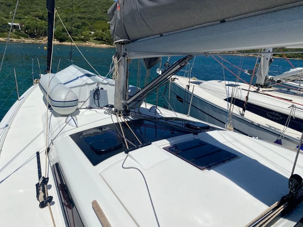 Rent a 11.93m Sailing Yacht in Porto Rotondo