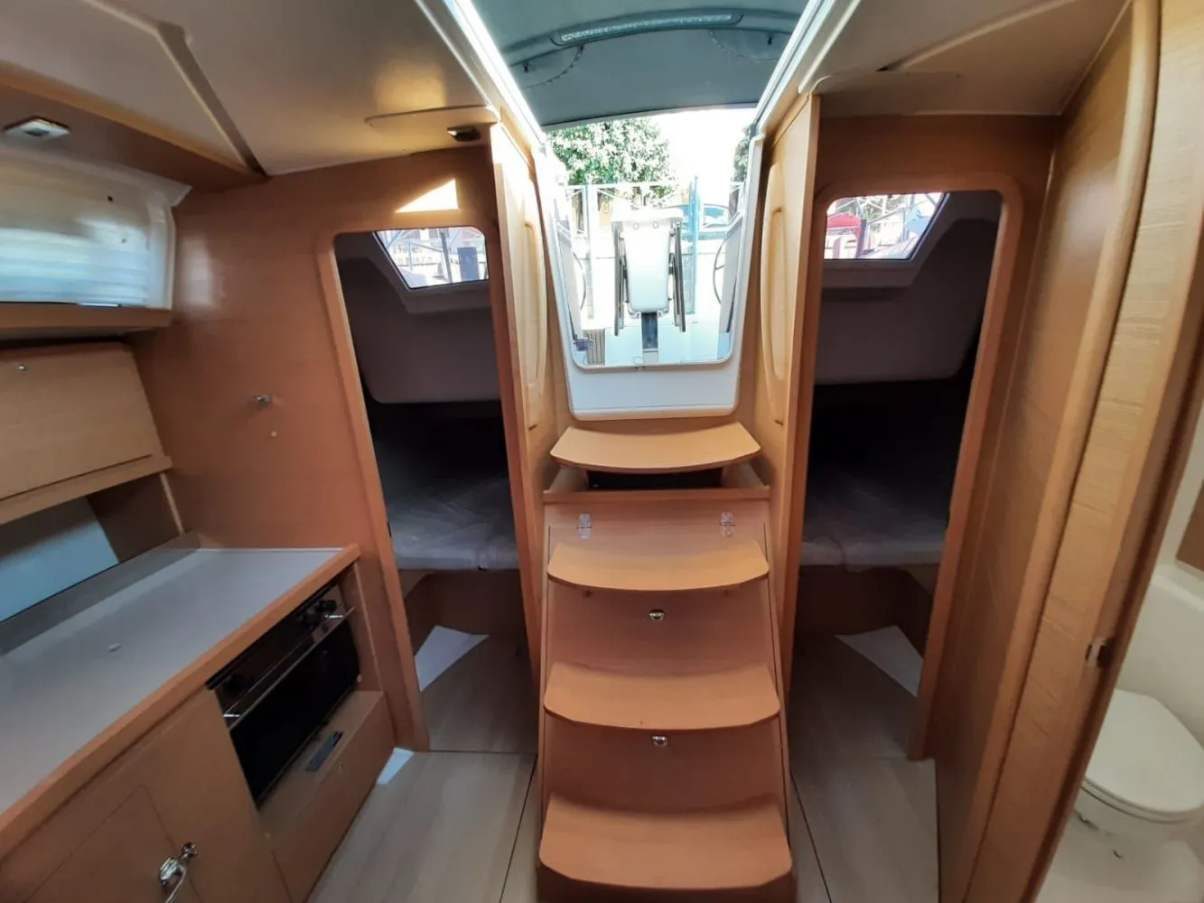 11.93m Palermo Dufour 390 Hire