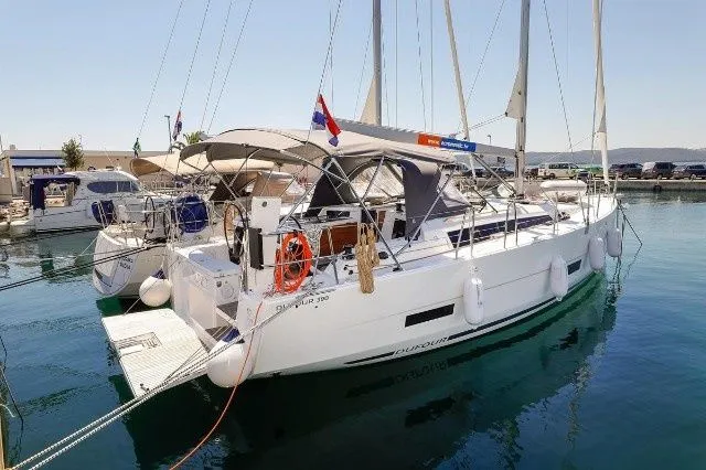 Nunet Charterboot - 3