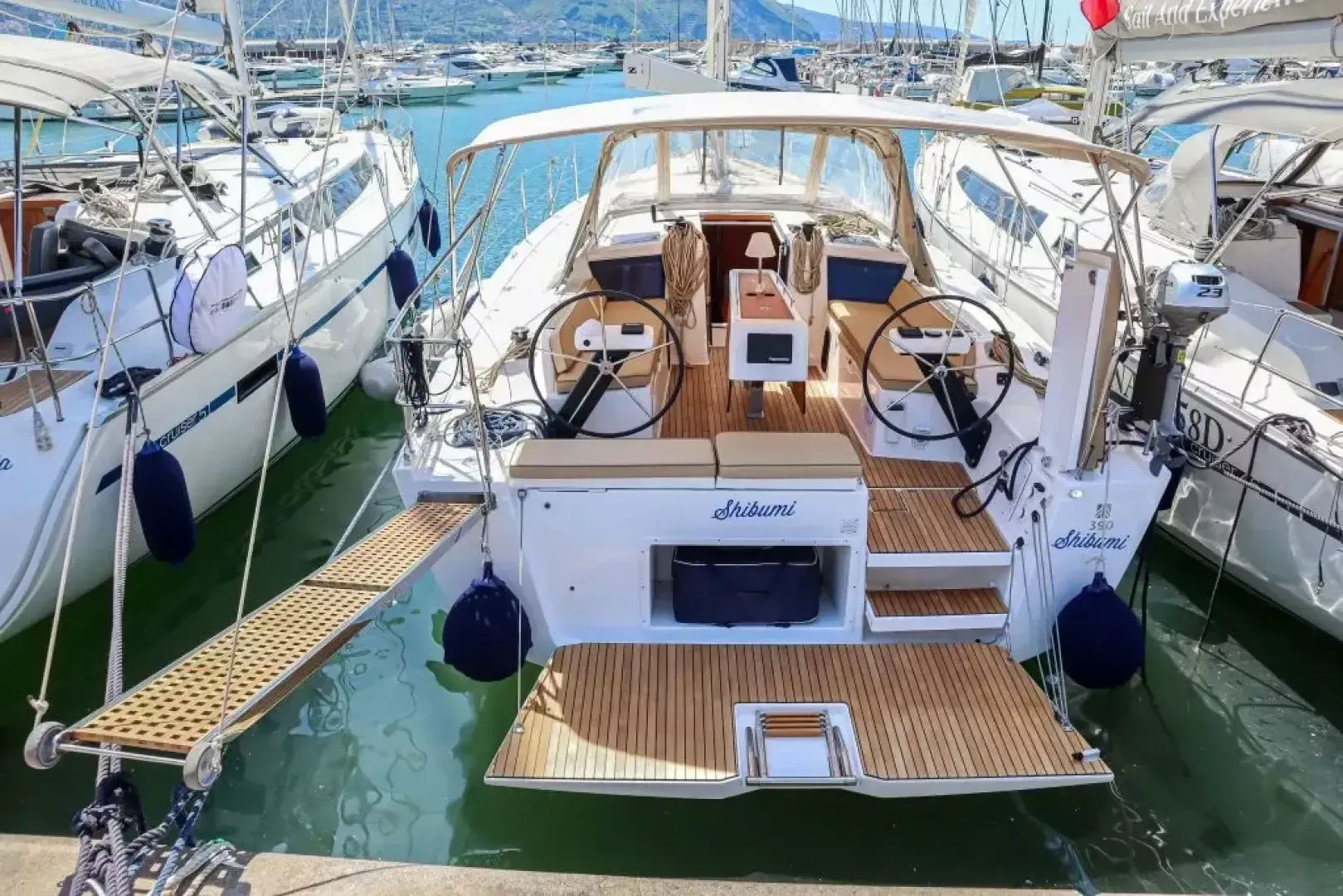 11.9m Castellammare di Stabia Dufour 390 Hire