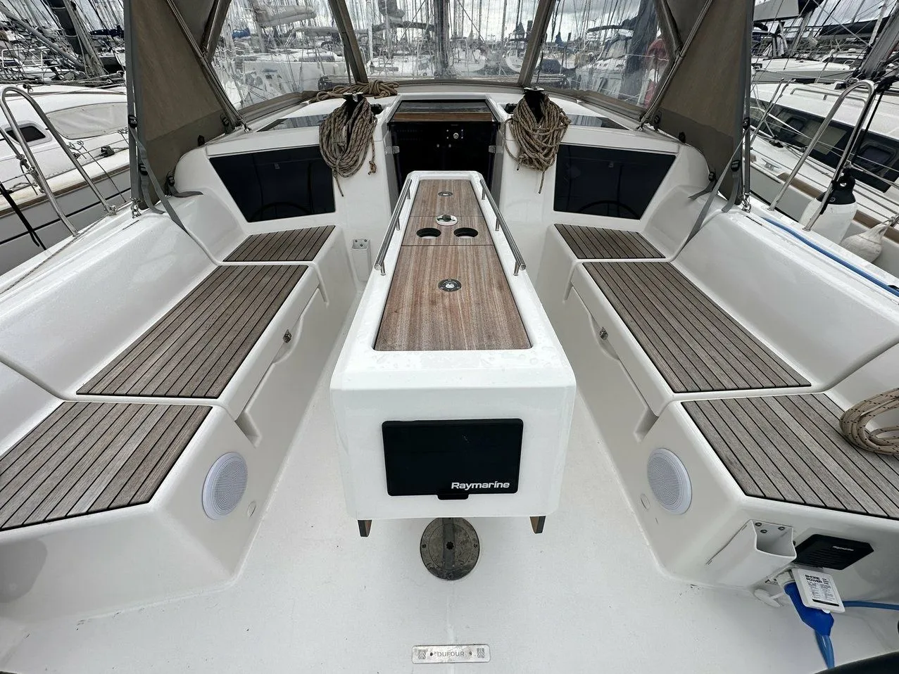 11.94m La Rochelle Sailing Yacht Dufour 390 Hire