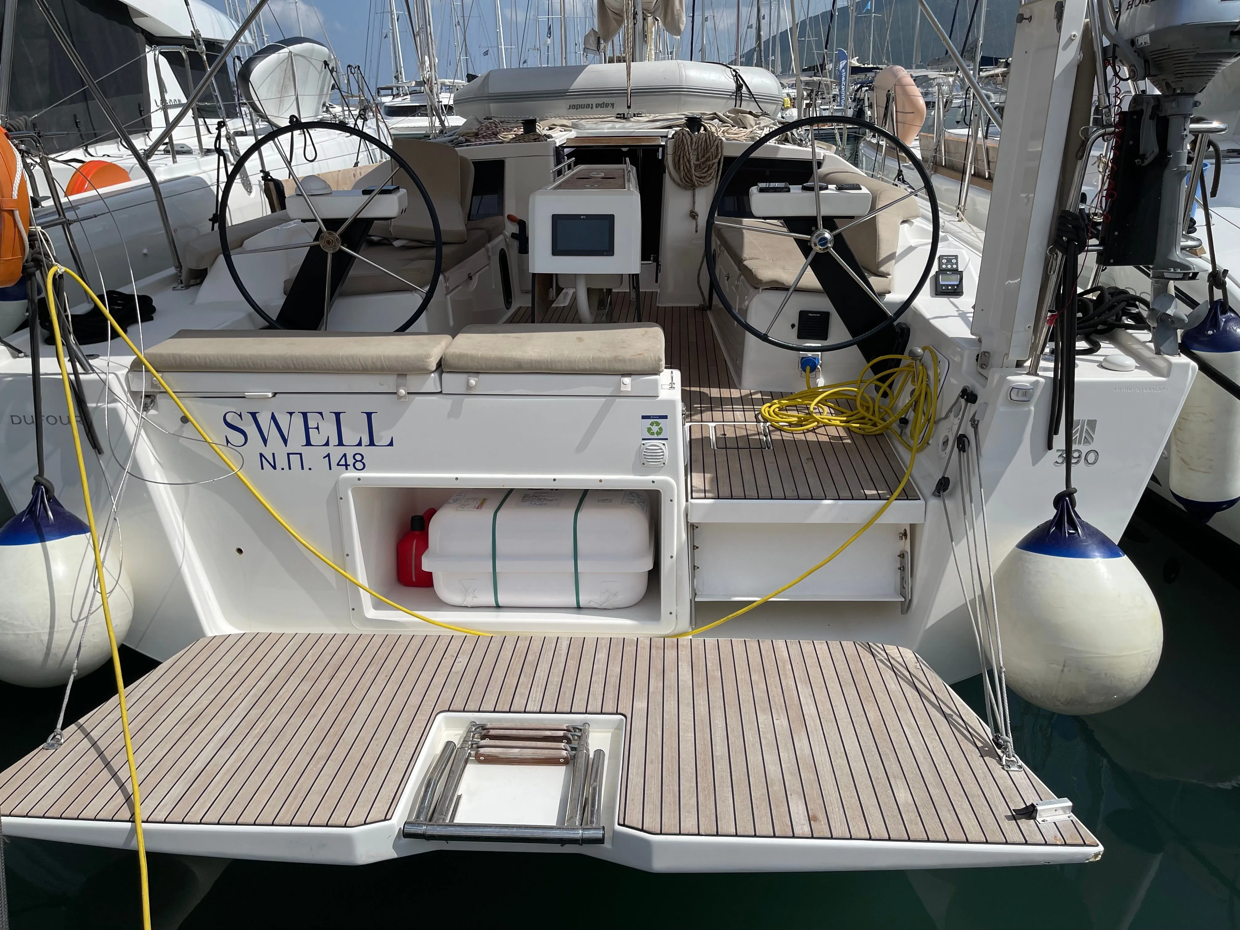 Swell Kiralık Teknesi