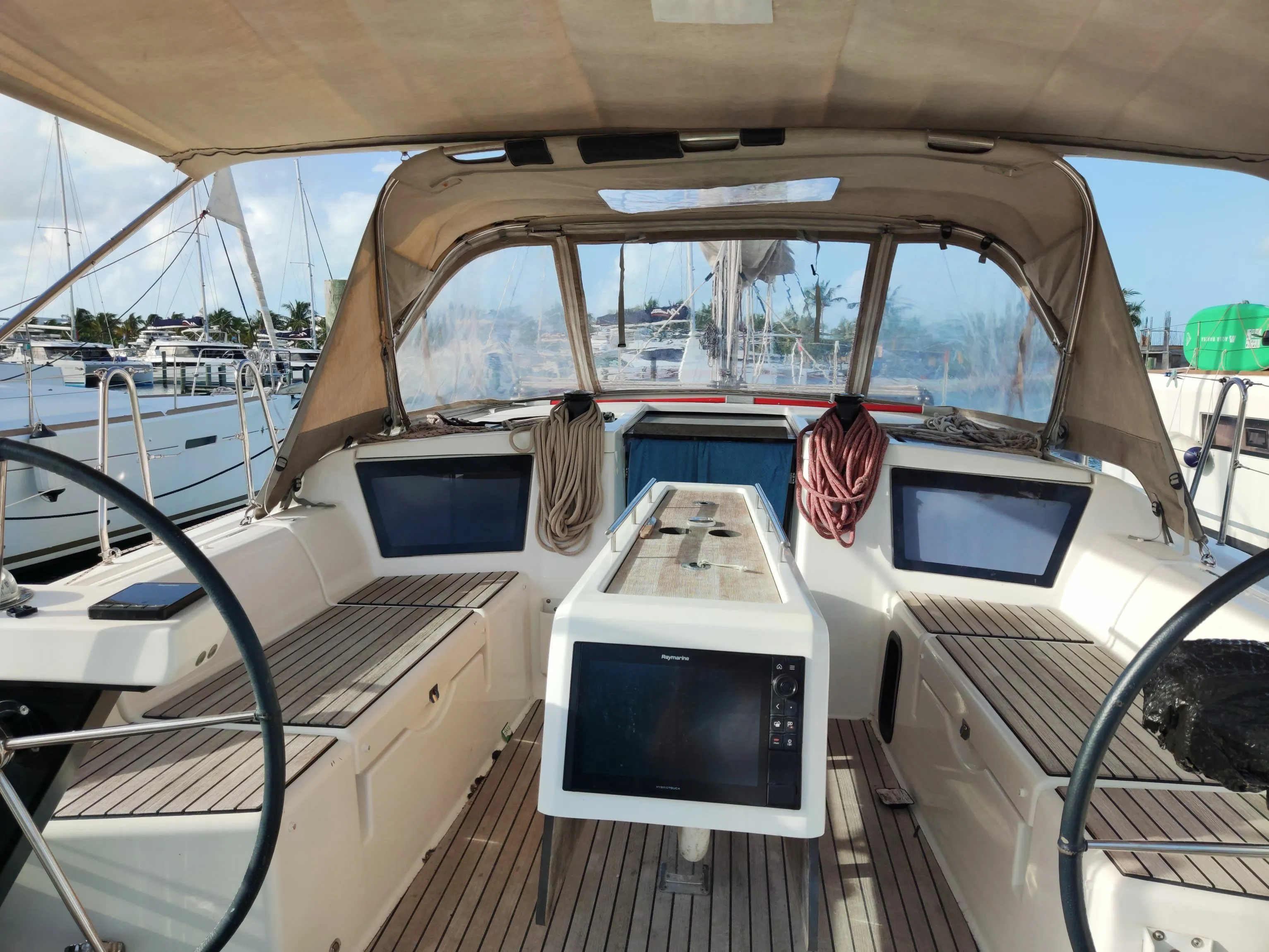 Explore Palm Cay on a 11.94m Rental Sailing Yacht Dufour 390